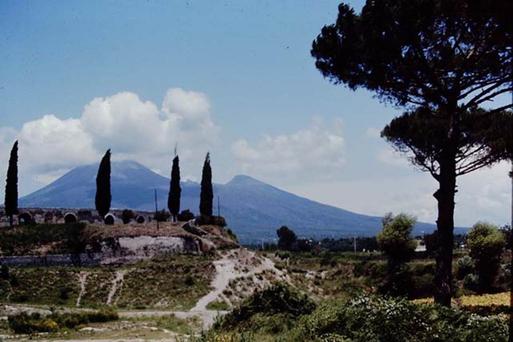 II.6 Pompeii. 1968. South-east corner of ampitheatre. Photo by Stanley A. Jashemski.
Source: The Wilhelmina and Stanley A. Jashemski archive in the University of Maryland Library, Special Collections (See collection page) and made available under the Creative Commons Attribution-Non Commercial License v.4. See Licence and use details.
J68f0116