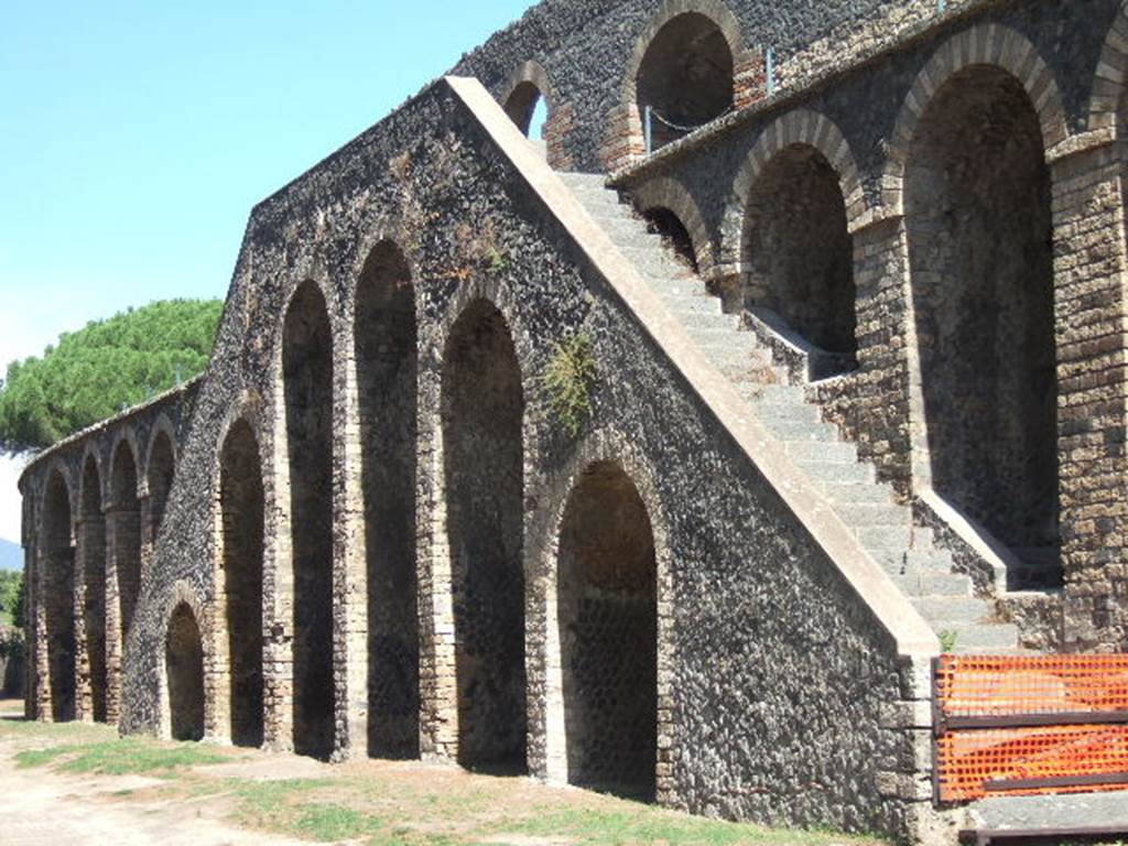 II.6 Pompeii. September 2005. Amphitheatre, central west side double staircase.