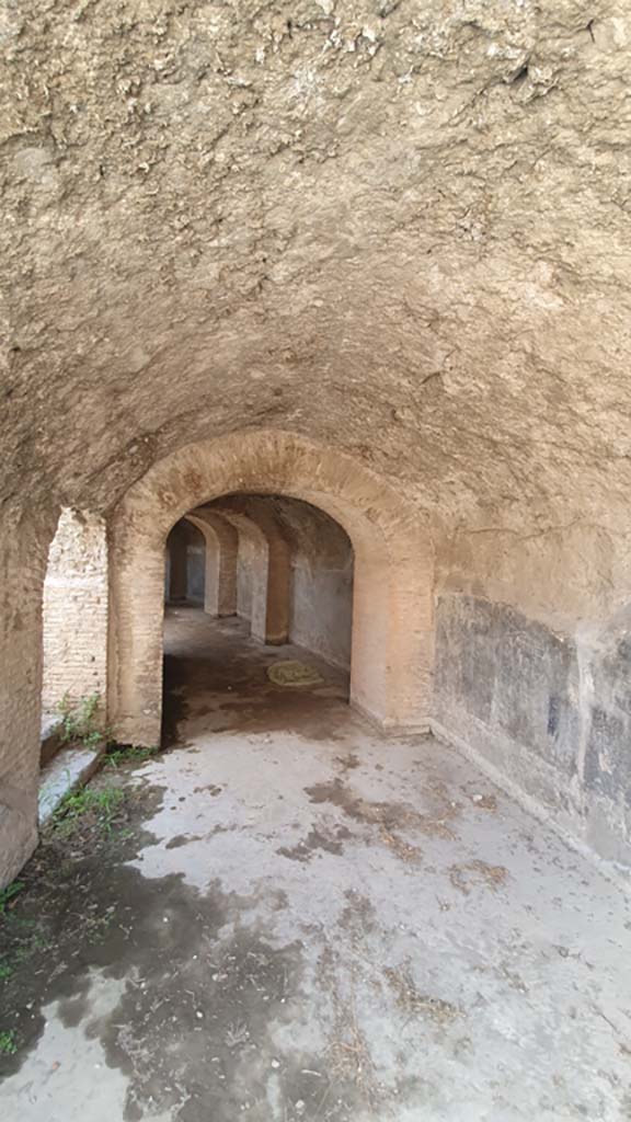 II.6 Pompeii. July 2021.
West corridor under Amphitheatre, looking south-west from north entrance corridor.
Foto Annette Haug, ERC Grant 681269 DÉCOR.