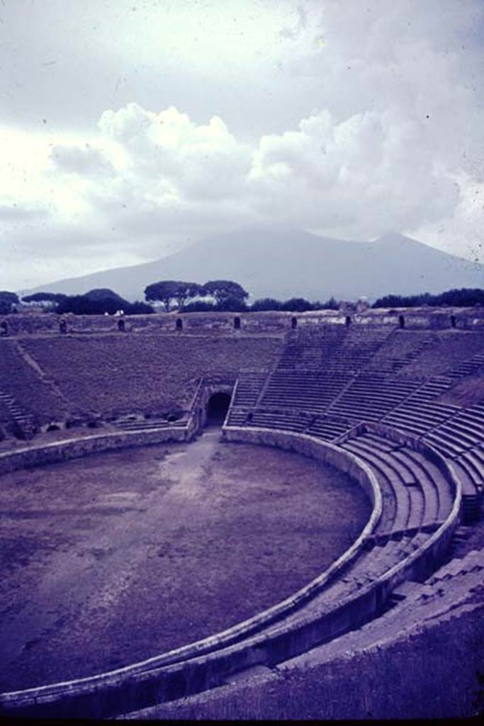 II.6 Pompeii. 1955. Looking north towards Vesuvius. Photo by Stanley A. Jashemski.
Source: The Wilhelmina and Stanley A. Jashemski archive in the University of Maryland Library, Special Collections (See collection page) and made available under the Creative Commons Attribution-Non Commercial License v.4. See Licence and use details.
J55f0079