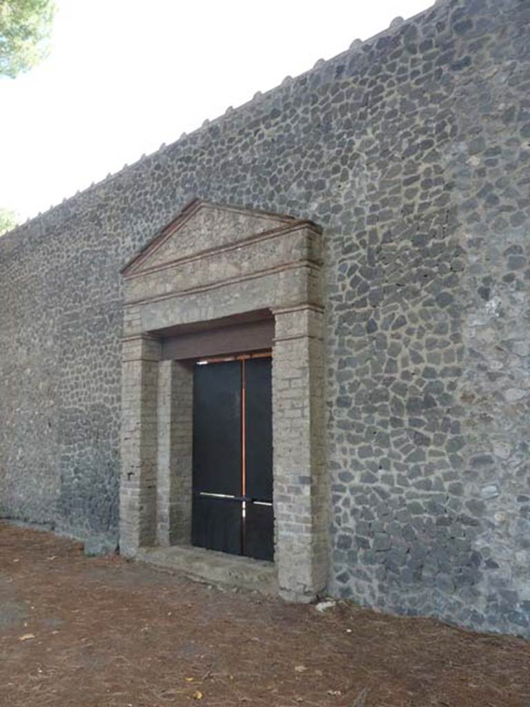 II.7.6 Pompeii. September 2015. One of the Palaestra entrances, on Via di Castricio.