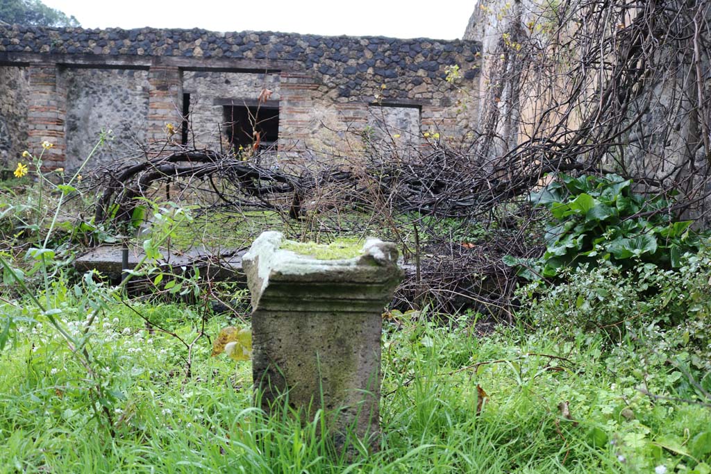 II.8.2 Pompeii. December 2018. Looking towards west side of altar, and across triclinium in garden. Photo courtesy of Aude Durand.