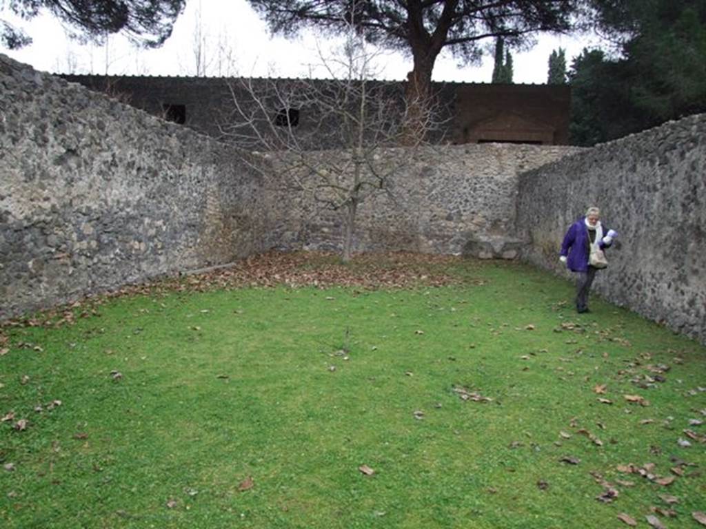II.8.2. Thermopolium. December 2007. Looking east across garden area.