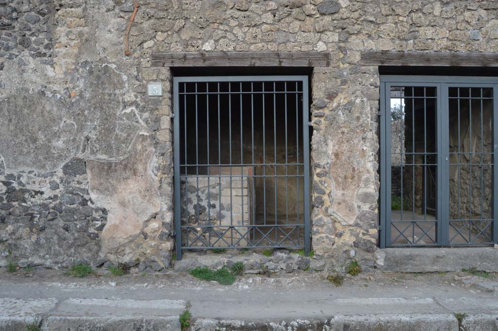 II.8.3 Pompeii, in centre. March 2019. Looking towards doorway on east side of Via di Nocera.
Foto Taylor Lauritsen, ERC Grant 681269 DÉCOR.