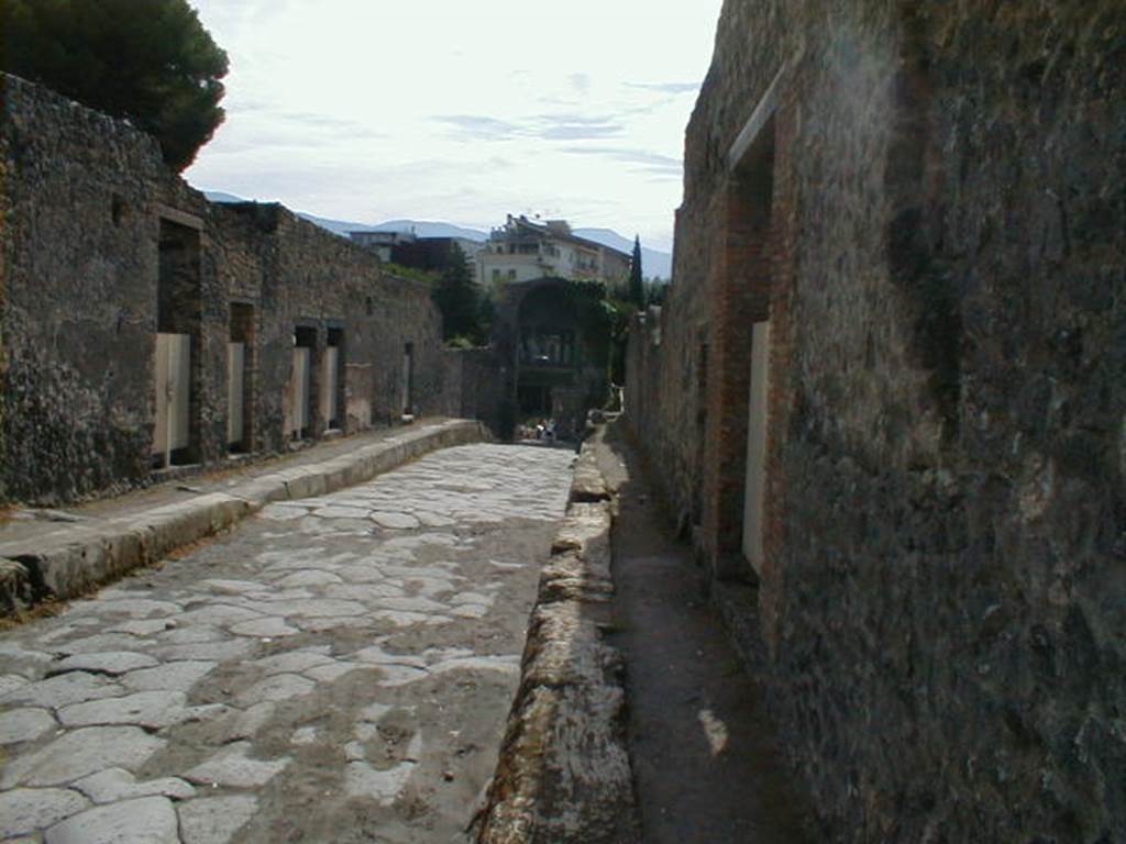 II.8.5 on Via de Nocera, looking south to Nucerian Gate. I.20.