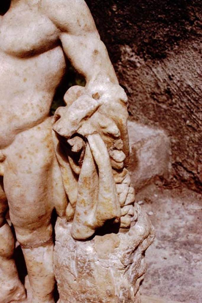 II.8.6 Pompeii. 1972. Detail from marble statuette of Hercules. Photo by Stanley A. Jashemski.
Source: The Wilhelmina and Stanley A. Jashemski archive in the University of Maryland Library, Special Collections (See collection page) and made available under the Creative Commons Attribution-Non Commercial License v.4. See Licence and use details. J72f0309