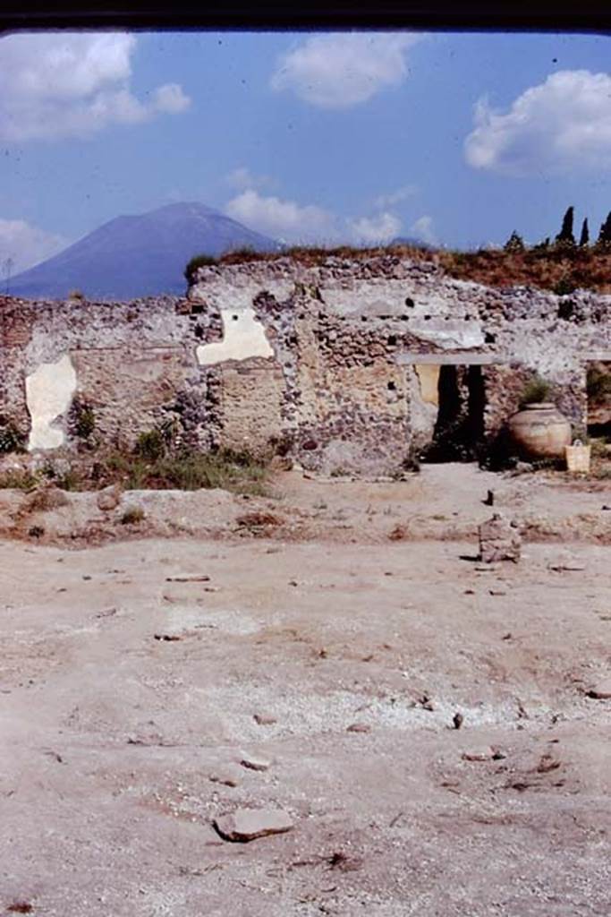 II.8.6 Pompeii. 1972. Looking north across excavated area. Photo by Stanley A. Jashemski.
Source: The Wilhelmina and Stanley A. Jashemski archive in the University of Maryland Library, Special Collections (See collection page) and made available under the Creative Commons Attribution-Non Commercial License v.4. See Licence and use details. J72f0679
