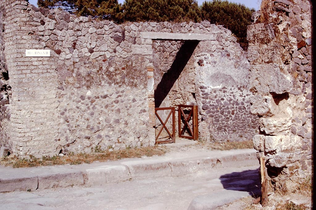 II.8.6 Pompeii. 1973. Entrance doorway. Looking east across Via di Nocera. Photo by Stanley A. Jashemski.
Source: The Wilhelmina and Stanley A. Jashemski archive in the University of Maryland Library, Special Collections (See collection page) and made available under the Creative Commons Attribution-Non-Commercial License v.4. See Licence and use details.
J73f0224