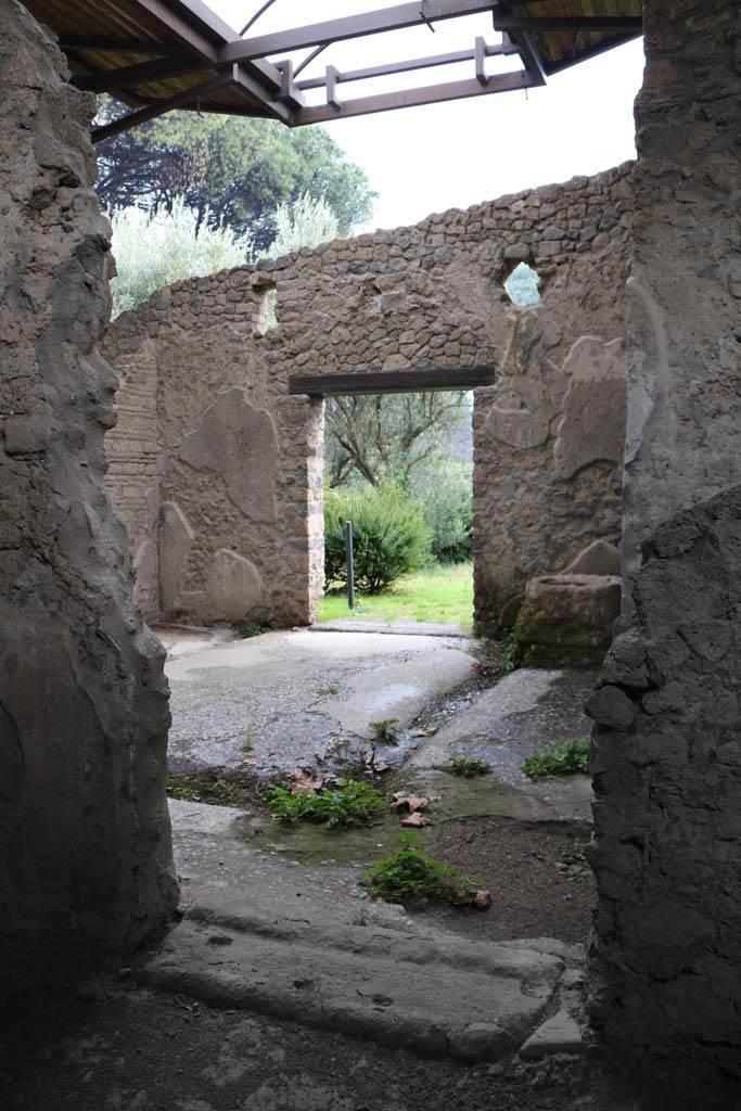 II.8.6 Pompeii. December 2018.
Looking south through doorway into viridarium. Photo courtesy of Aude Durand.