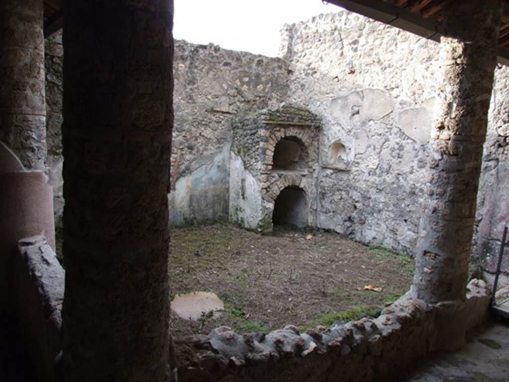 II.9.5 Casa del Triclinio all’ aperto. December 2007. Room 6. Peristyle at rear of property.