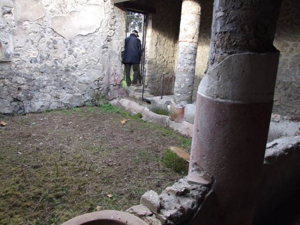 II.9.5 Casa del Triclinio all’ aperto. December 2007. Room 6. Peristyle at rear of property leading through to garden of II.9.6/7.