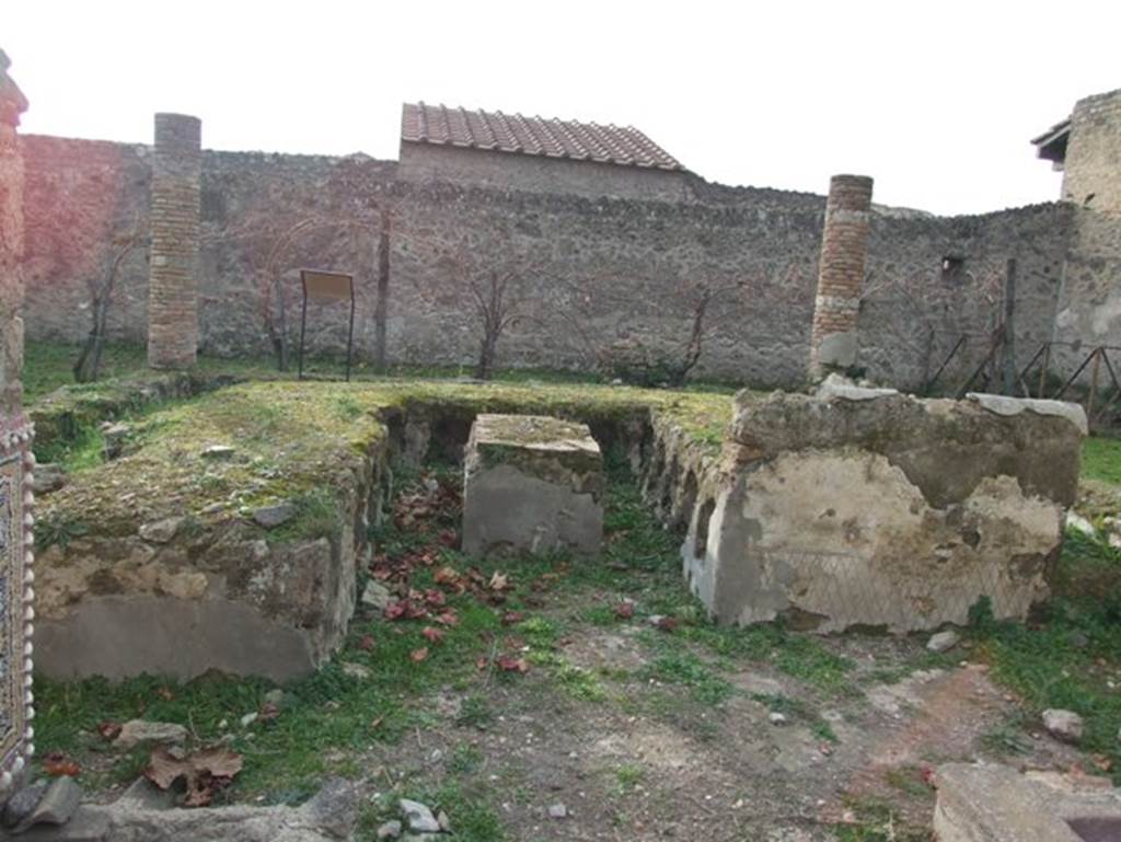 II.9.7. Garden entrance to House of Summer Triclinium. December 2007. Grandiose triclinium with painted podium.