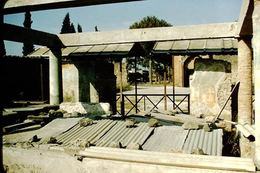 II.9.7 Pompeii. 1957. Triclinium on west side of two fountains, looking east towards one of the doorways into the Palestra. Photo by Stanley A. Jashemski.
Source: The Wilhelmina and Stanley A. Jashemski archive in the University of Maryland Library, Special Collections (See collection page) and made available under the Creative Commons Attribution-Non Commercial License v.4. See Licence and use details.
J57f0355