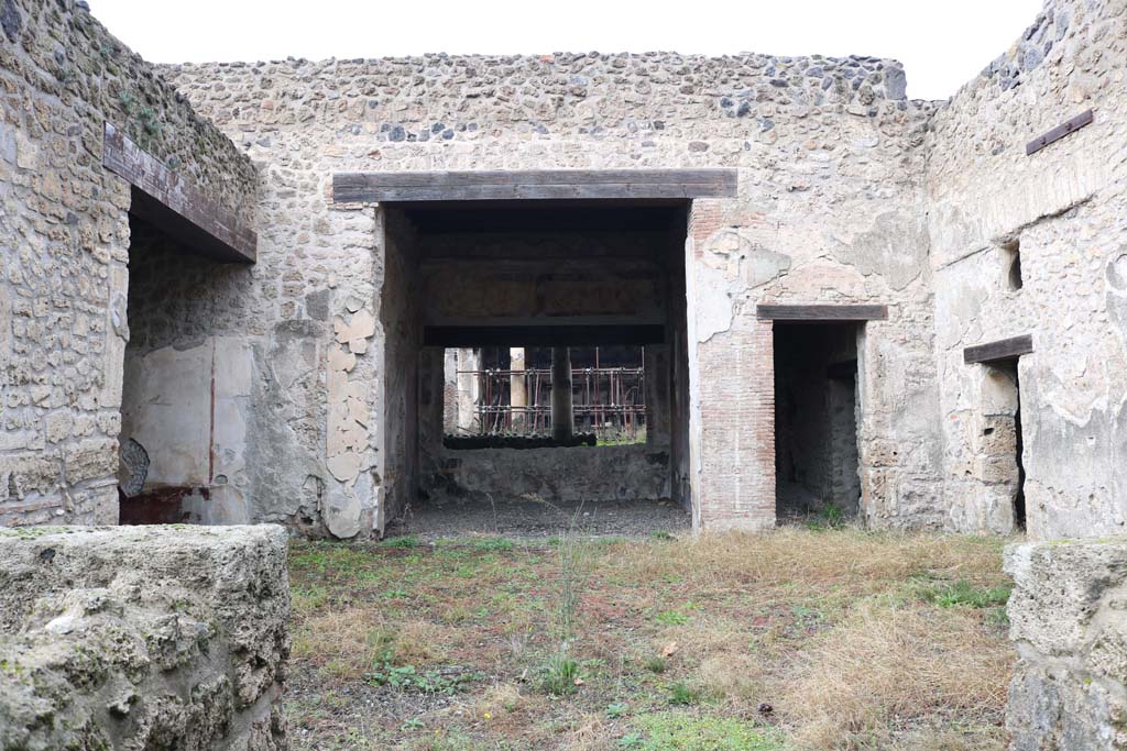 III.2.1 Pompeii. December 2018.
Room 1, looking north across atrium towards tablinum, from entrance vestibule. Photo courtesy of Aude Durand.