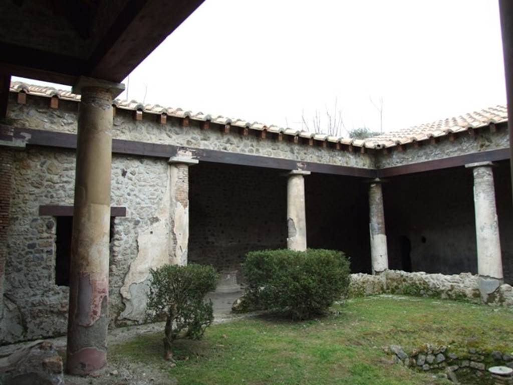 III.2.1 Pompeii.  March 2009.  Room 20. Summer Triclinium and Garden area.  Looking south east.
