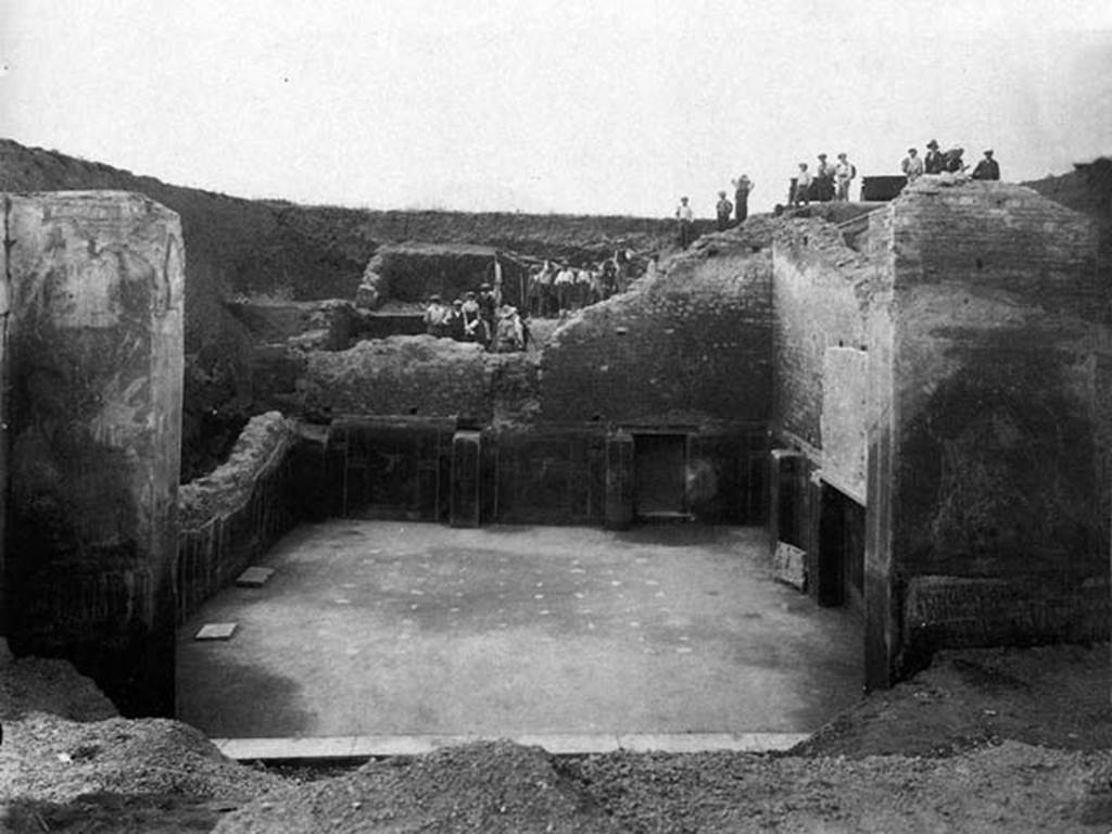 III.3.6 Pompeii. 1915, looking north through entrance during excavations. See Notizie degli Scavi di Antichità, 1916, p. 430-1, fig. 2.