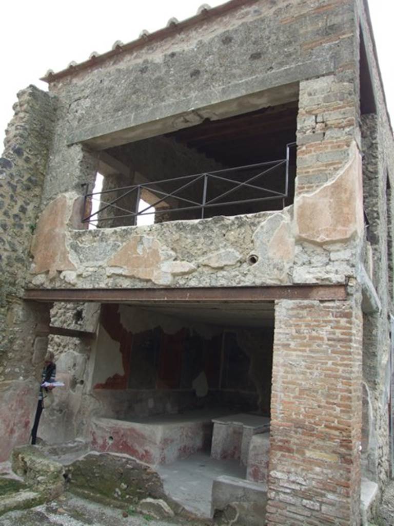 III.4.3 Pompeii. March 2009. Room 3. Triclinium and Upper floor, looking west.