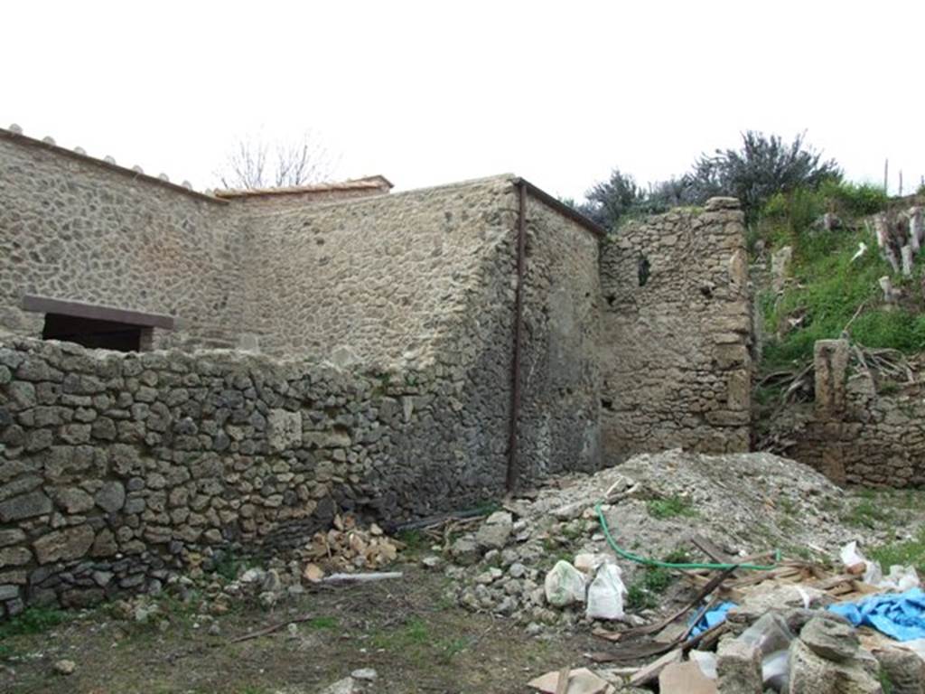 III.4.3 Pompeii. March 2009. West wall of Garden.
