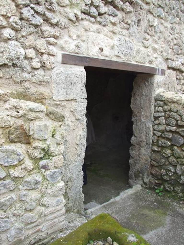 III.4.3 Pompeii. March 2009. Doorway to room 7.