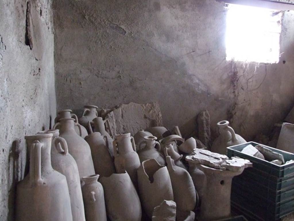 III.4.3 Pompeii. March 2009. Room 9. Amphorae.