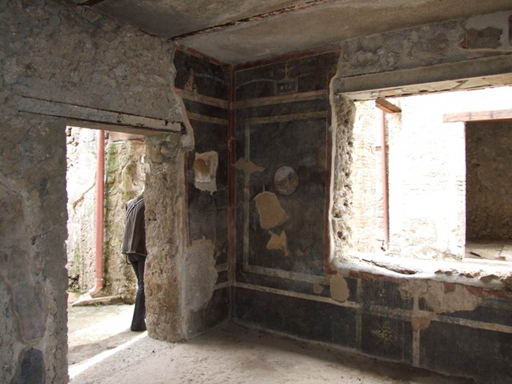 III.4.3 Pompeii. March 2009. Room 13. South west corner, with door to north portico.