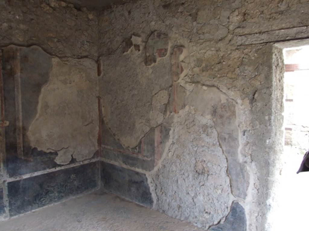 III.4.3 Pompeii. March 2009. Room 13, south-east corner, and south wall with doorway to portico.