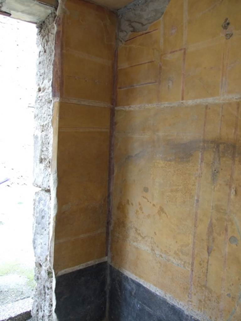 III.4.3 Pompeii. March 2009. Room 17. Ala. South east corner.