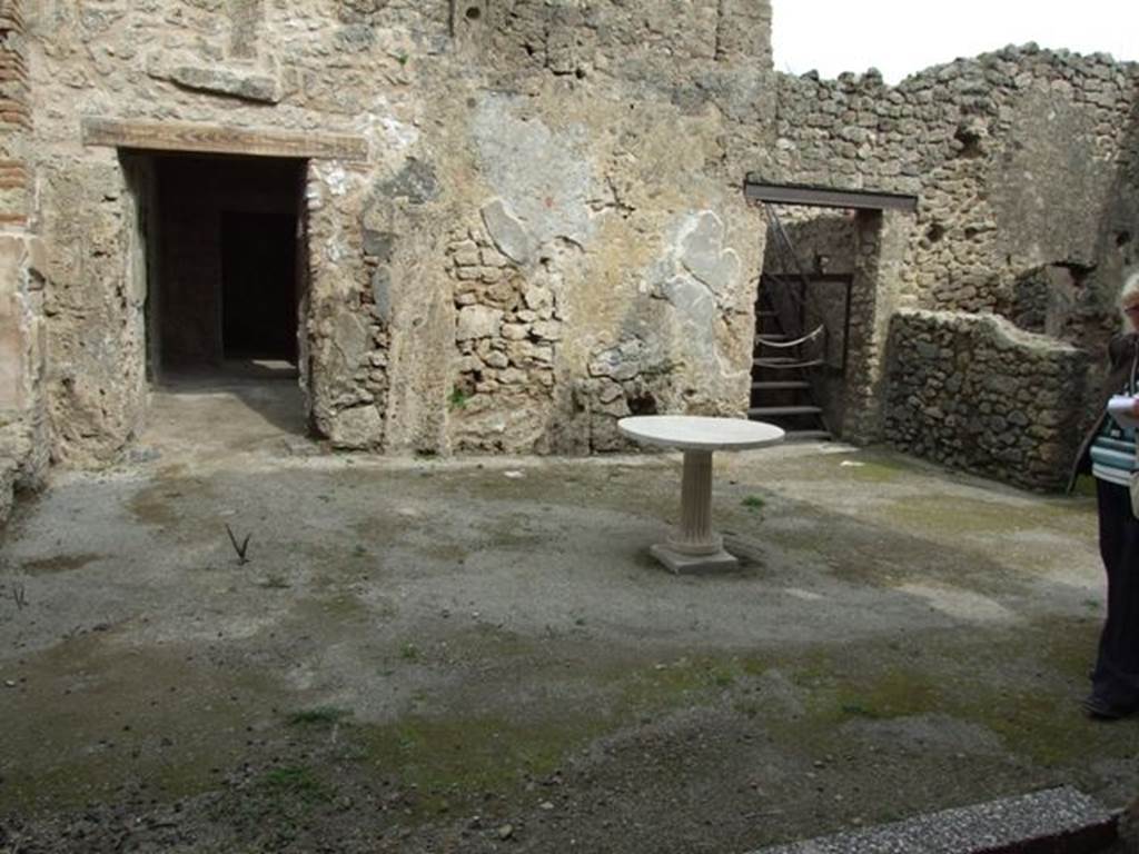 III.4.3 Pompeii. March 2009. Room 18. Atrium. Looking east.