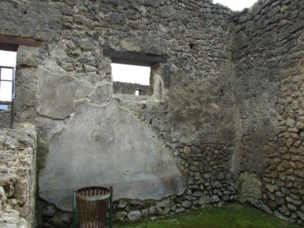 III.4.3 Pompeii. March 2009. Room 20. South wall with window.
