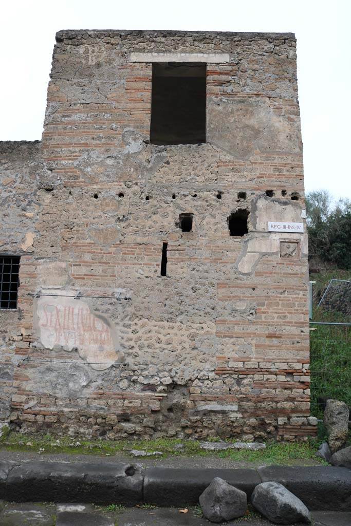 III.4.3 Pompeii. December 2018.
Looking north towards south-east corner of insula. Photo courtesy of Aude Durand.