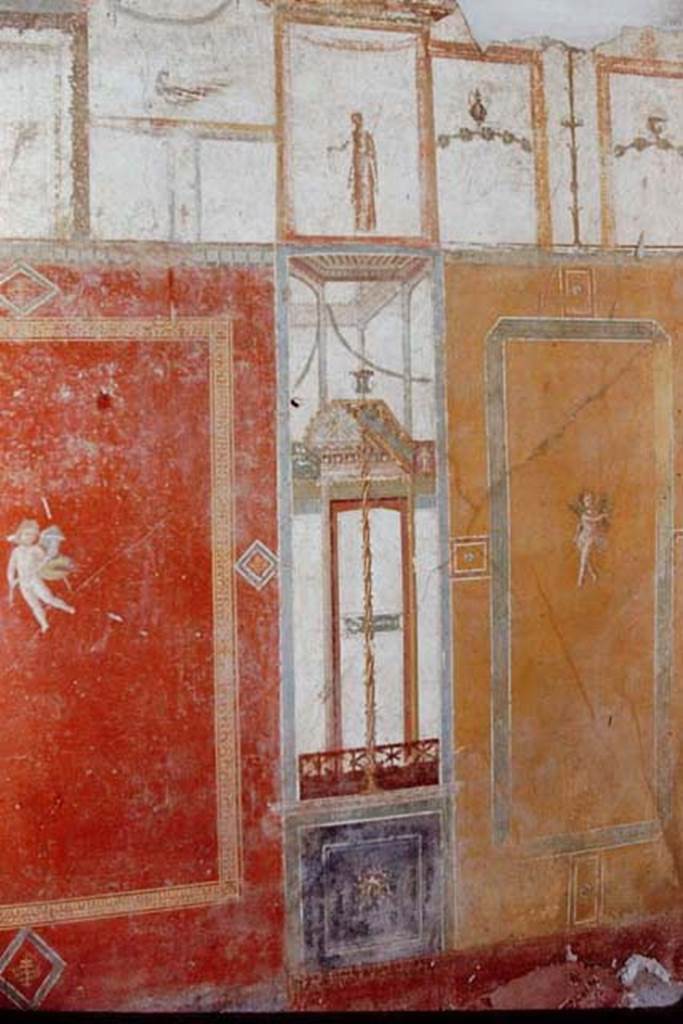 III.4.b Pompeii. 1968. Room 4, west wall of exedra.
Photo by Stanley A. Jashemski.
Source: The Wilhelmina and Stanley A. Jashemski archive in the University of Maryland Library, Special Collections (See collection page) and made available under the Creative Commons Attribution-Non Commercial License v.4. See Licence and use details.
J68f0350