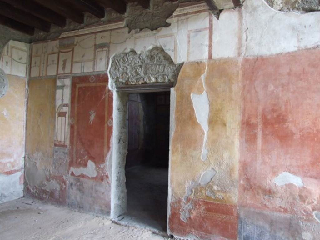 III.4.b. Pompeii. March 2009. Room 4. Exedra. East wall.
