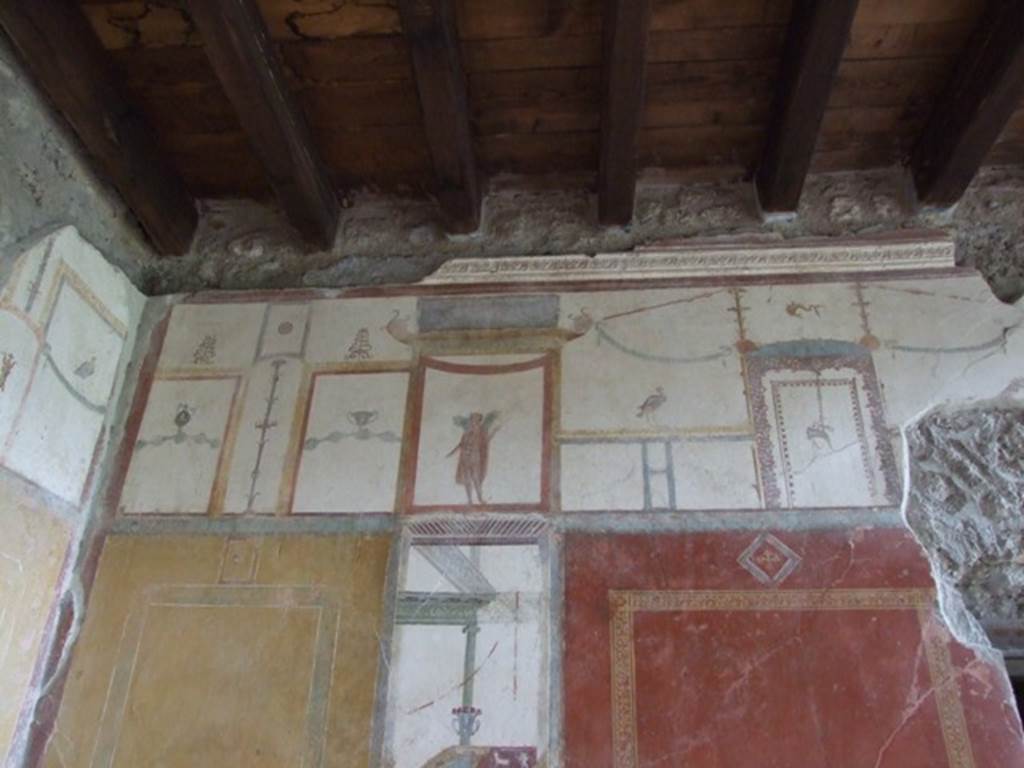 III.4.b. Pompeii. March 2009. Room 4. Exedra. Upper east wall.