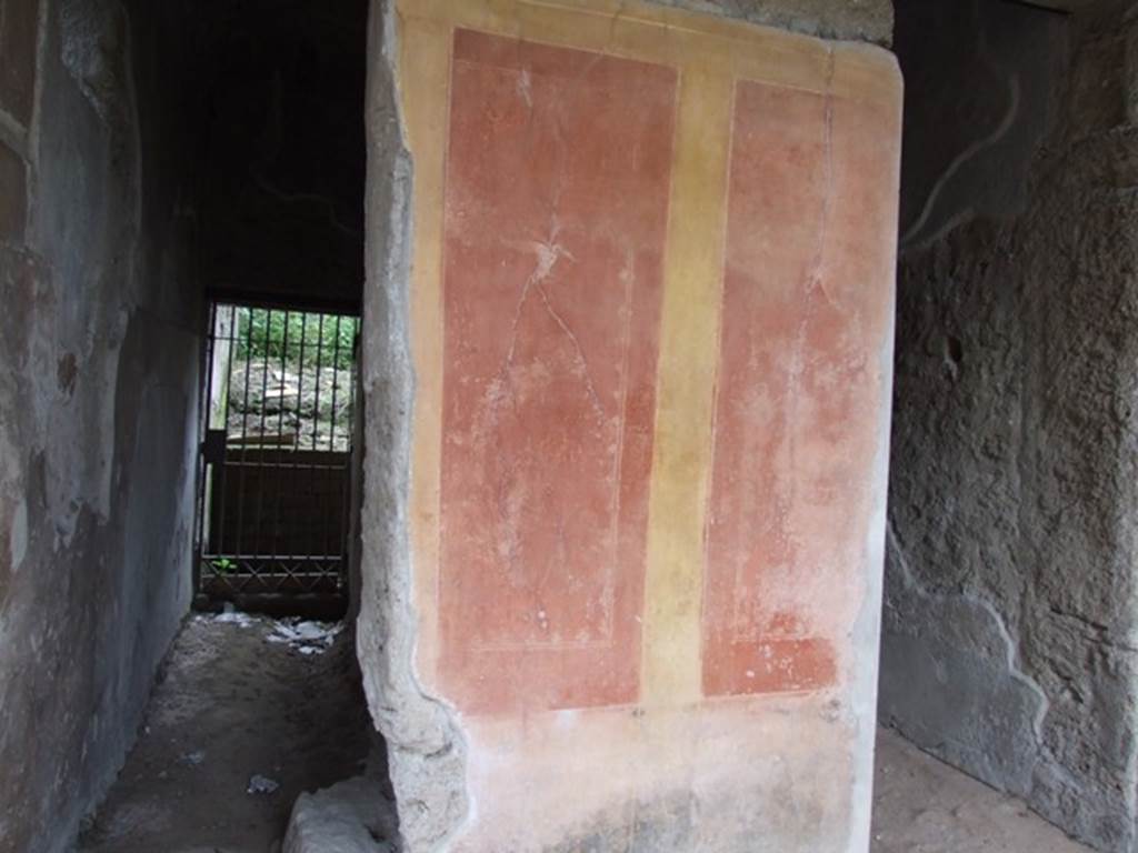 III.4.b. Pompeii.  March 2009.  Painted wall in north portico, between rooms 1 and 2.