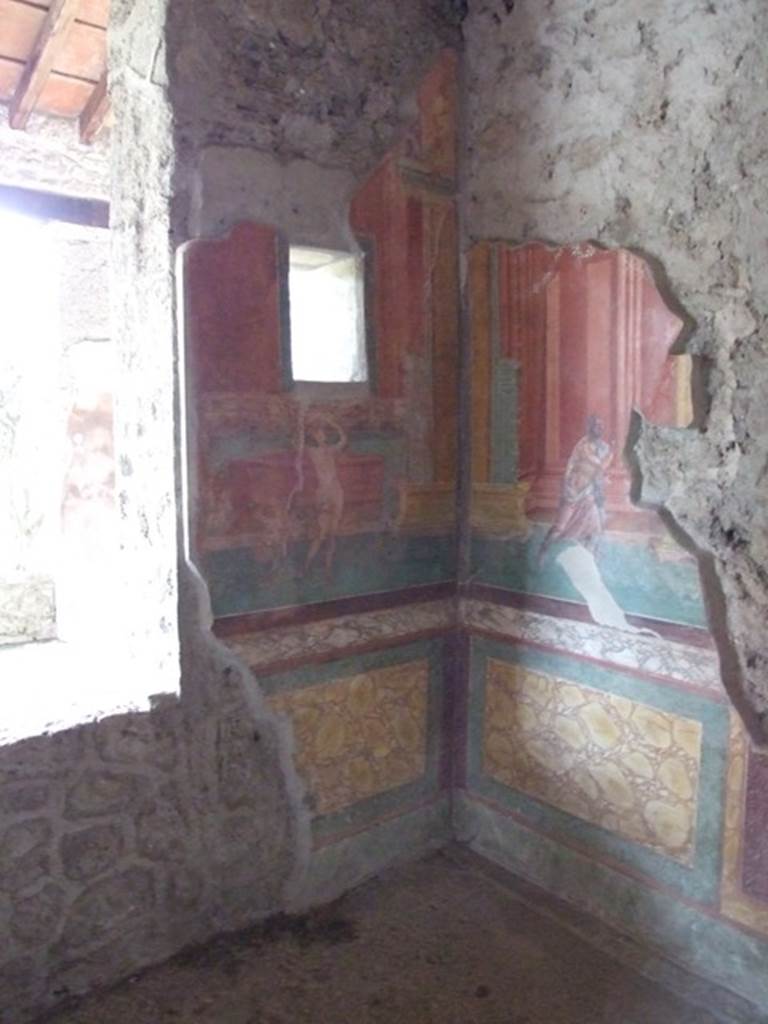 III.4.b. Pompeii.  March 2009.  Room 3.  Oecus.  South west corner.  Wall painting of a Venus.