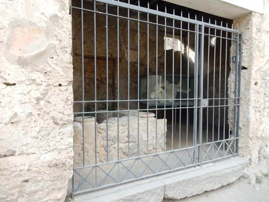 III.6.1 Pompeii. May 2017. Entrance doorway. Photo courtesy of Buzz Ferebee.