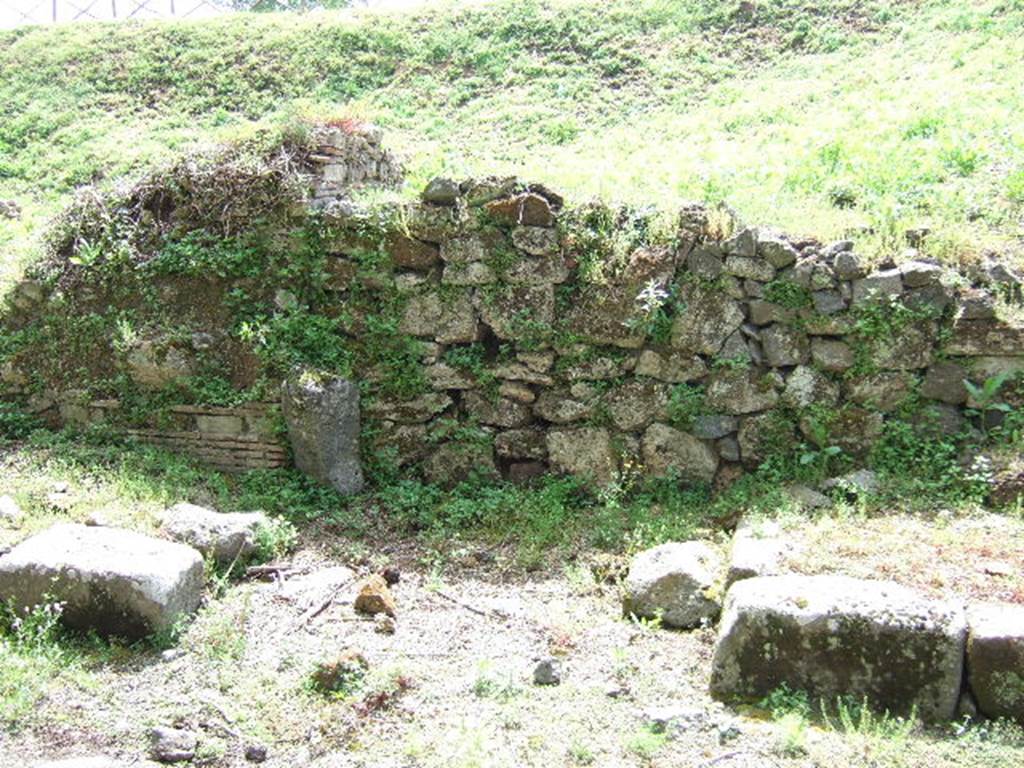 III.10.1 Pompeii. May 2006. Blocked vicolo or road III.9