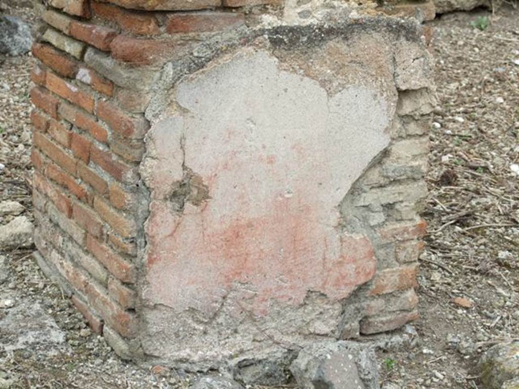 IV.2.a Pompeii. March 2009. Pilaster, with detail of painted plaster.