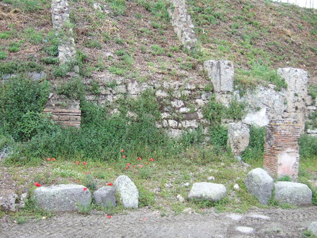 IV.1. Pompeii. March 2009. Blocked unnamed vicolo. IV.2.a
