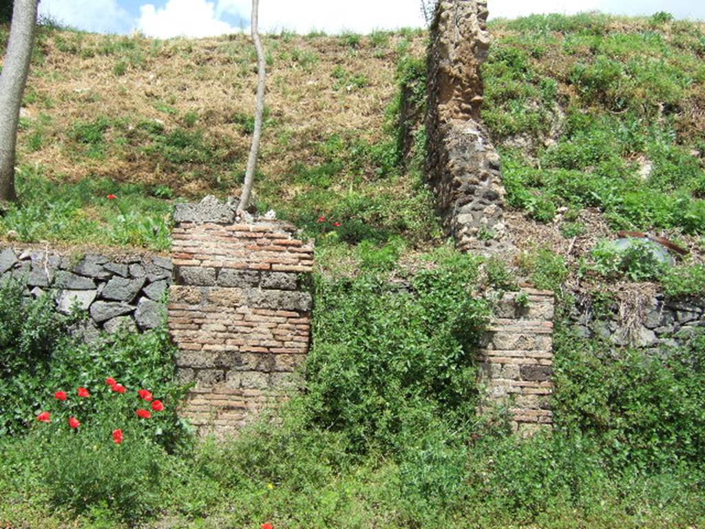 IV.2.g Pompeii. May 2006. Entrance (centre).