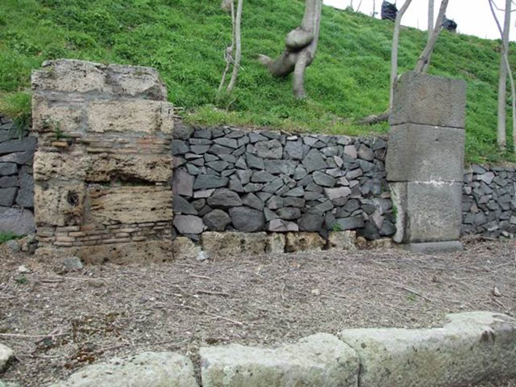 IV.3.a Pompeii. March 2009. Entrance on Via Nola.