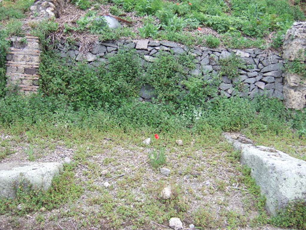 IV.2. Pompeii. May 2006. Unnamed blocked vicolo. IV.3.a