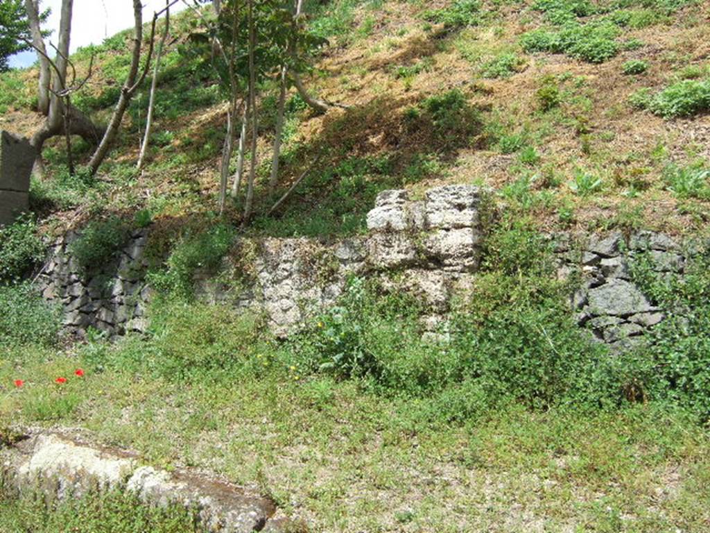 IV.3.b Pompeii. May 2006. Entrance on left, and IV.3.c (right).