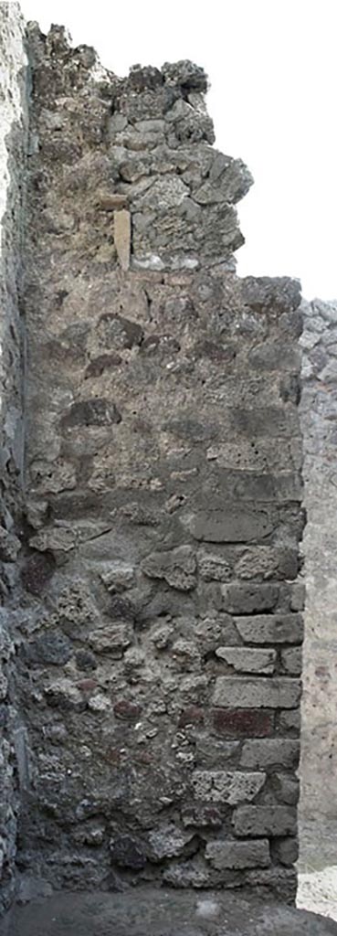 V.1.3 Pompeii. c.2008-10.
Room “c”, east wall of outer room with doorway into corridor “b”, on right.
Photo by Hans Thorwid.
Photo courtesy of the Swedish Pompeii Project.