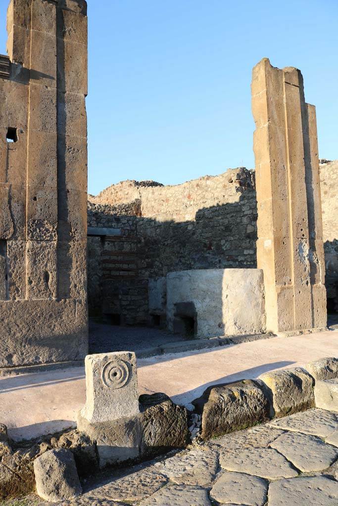 V.1.4 Pompeii. December 2018.
Looking north-east towards entrance on north side of Via di Nola. Photo courtesy of Aude Durand.