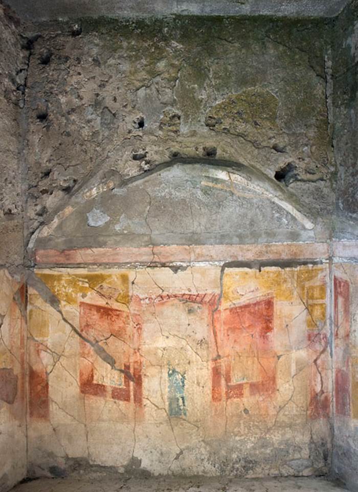 V.1.7 Pompeii. c.2005-7. Room 7, north wall. Photo by Thomas Staub.
Photo courtesy of the Swedish Pompeii Project.