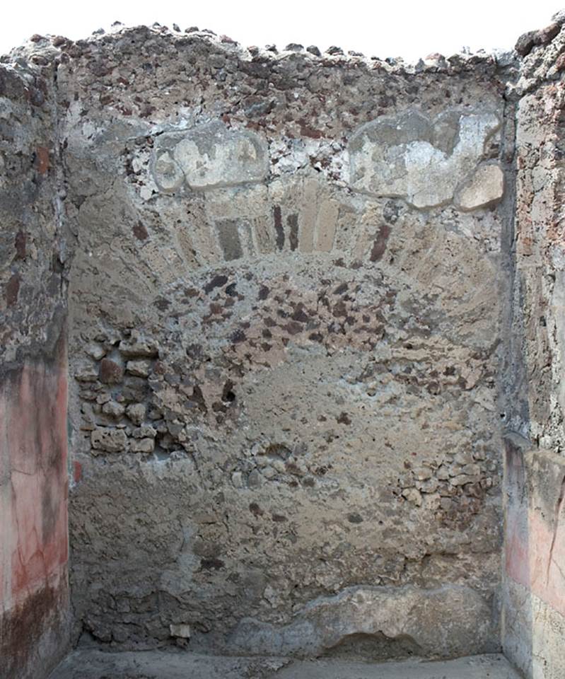 V.1.7 Pompeii. c.2005-7. Room 16, north wall. Photo by Hans Thorwid.
Photo courtesy of the Swedish Pompeii Project.