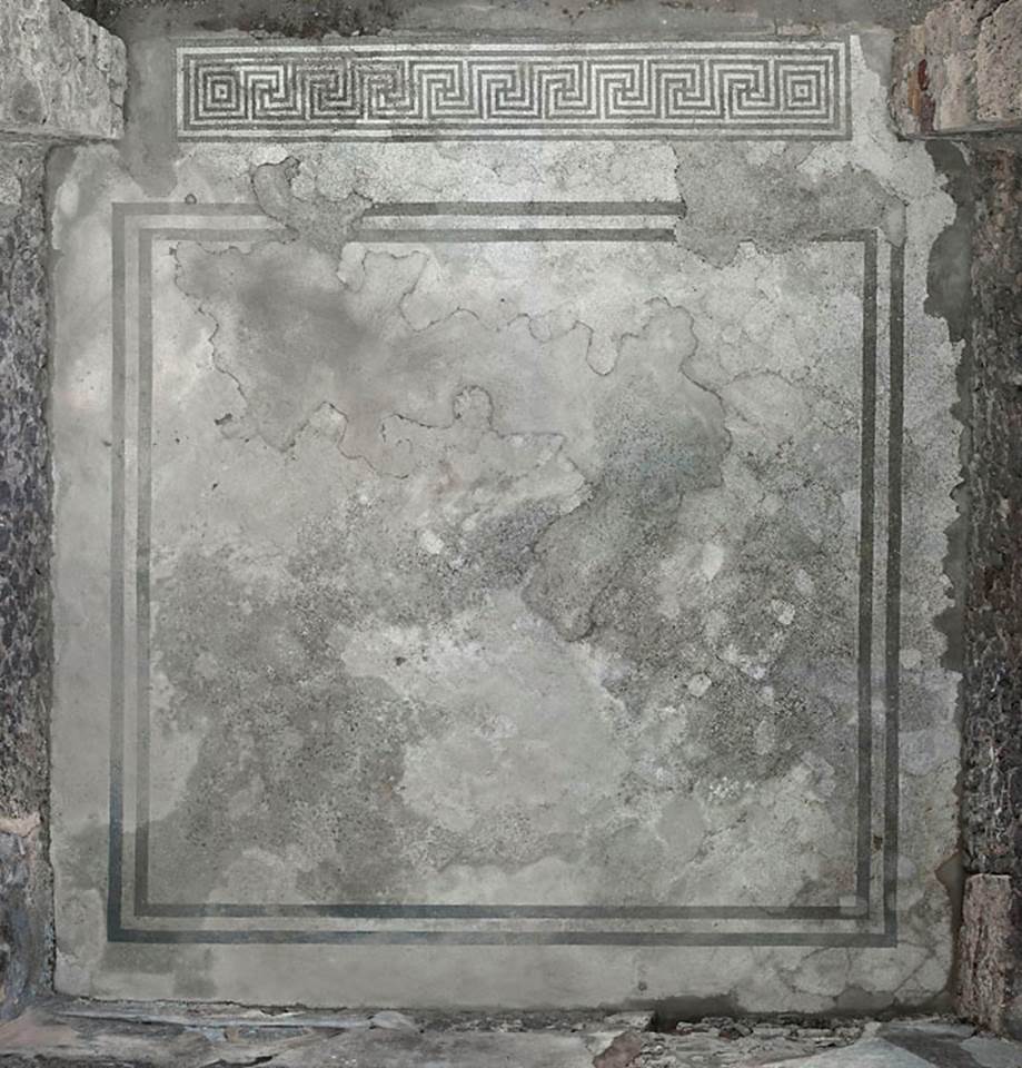 V.1.7 Pompeii. c.2005-7. Room 18, flooring in triclinium. Photo by Hans Thorwid.
Photo courtesy of the Swedish Pompeii Project.