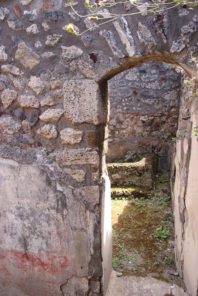 V.1.7 Pompeii. May 2024.
Room 19, looking south through doorway into room 20, caldarium. Photo courtesy of Klaus Heese.