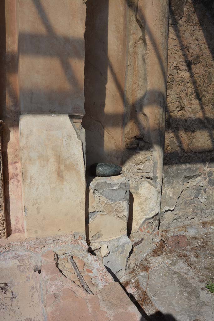V.1.7 Pompeii. October 2019. Room 17, detail from east end of mosaic water feature on peristyle.
Foto Annette Haug, ERC Grant 681269 DÉCOR.